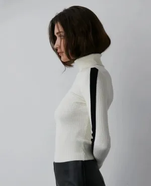 PATRICIA TURTLE NECK SWEATER WITH CONTRAST SLEEVE