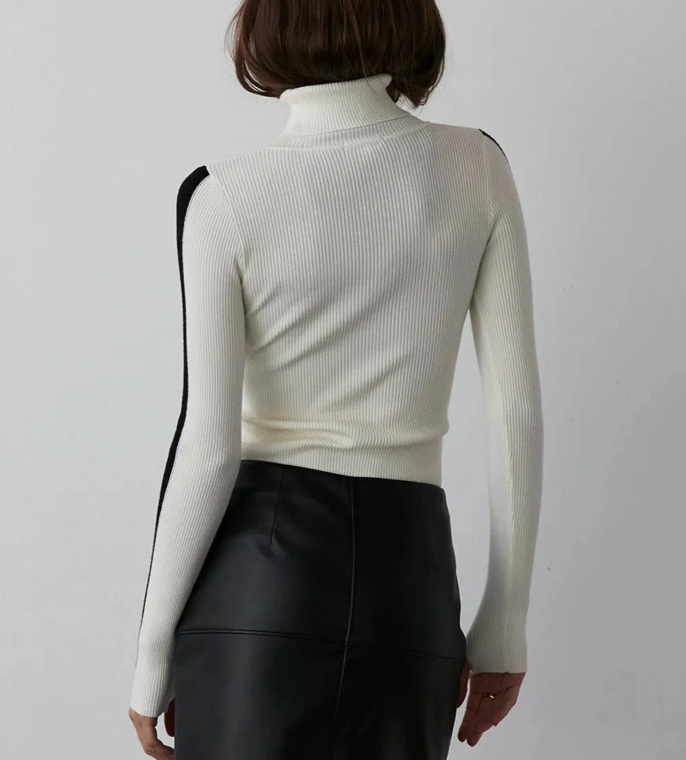 PATRICIA TURTLE NECK SWEATER WITH CONTRAST SLEEVE