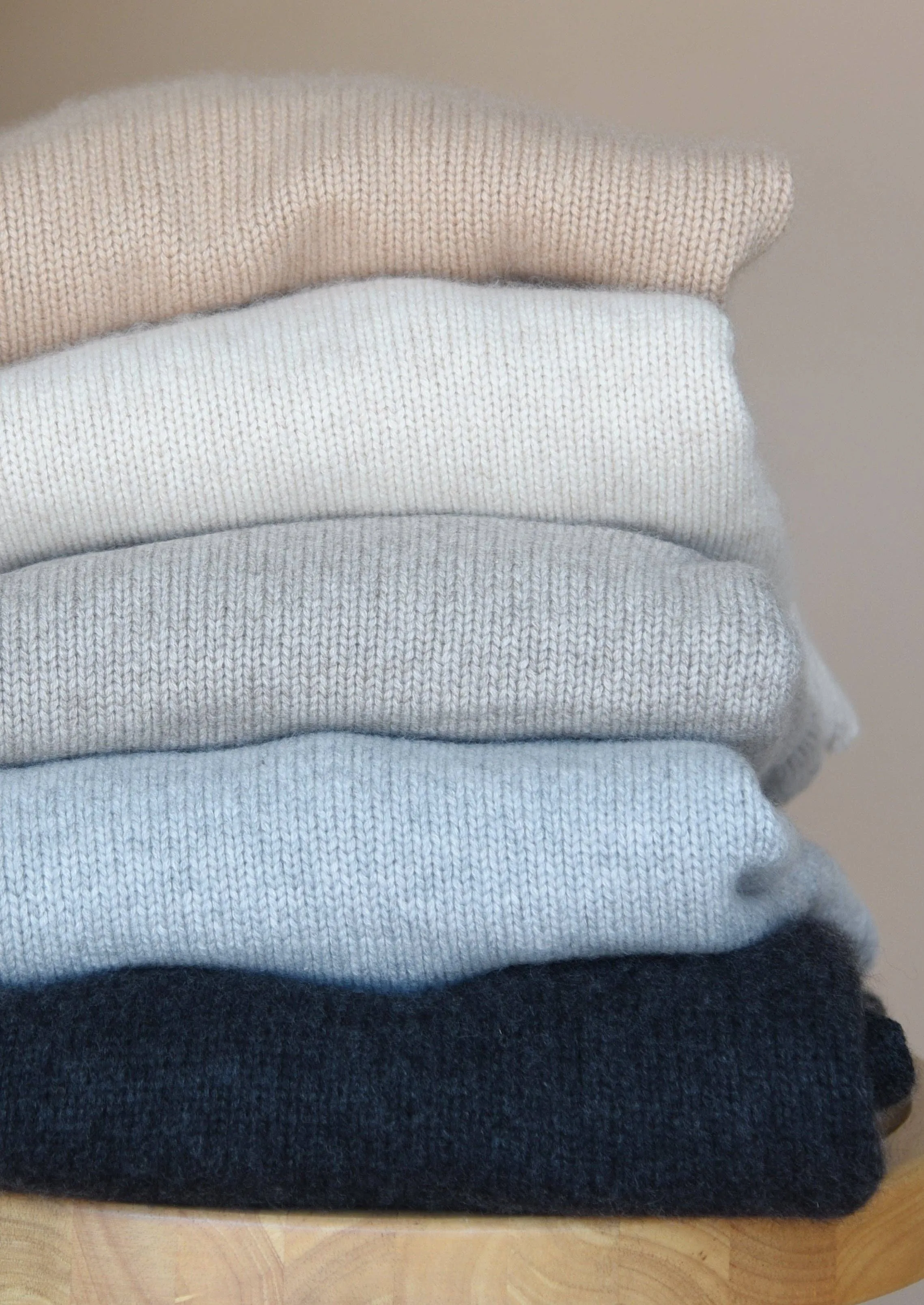 The Cashmere Carmel Sweater - Pebble